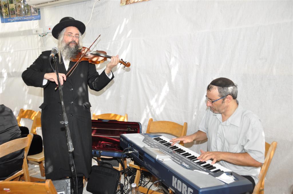 גלריה, וידאו: בסוכה של ראש העיר בני-ברק