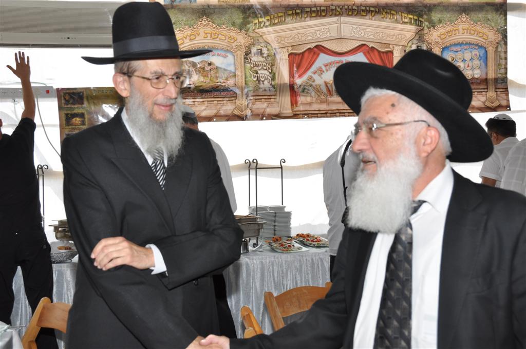 גלריה, וידאו: בסוכה של ראש העיר בני-ברק