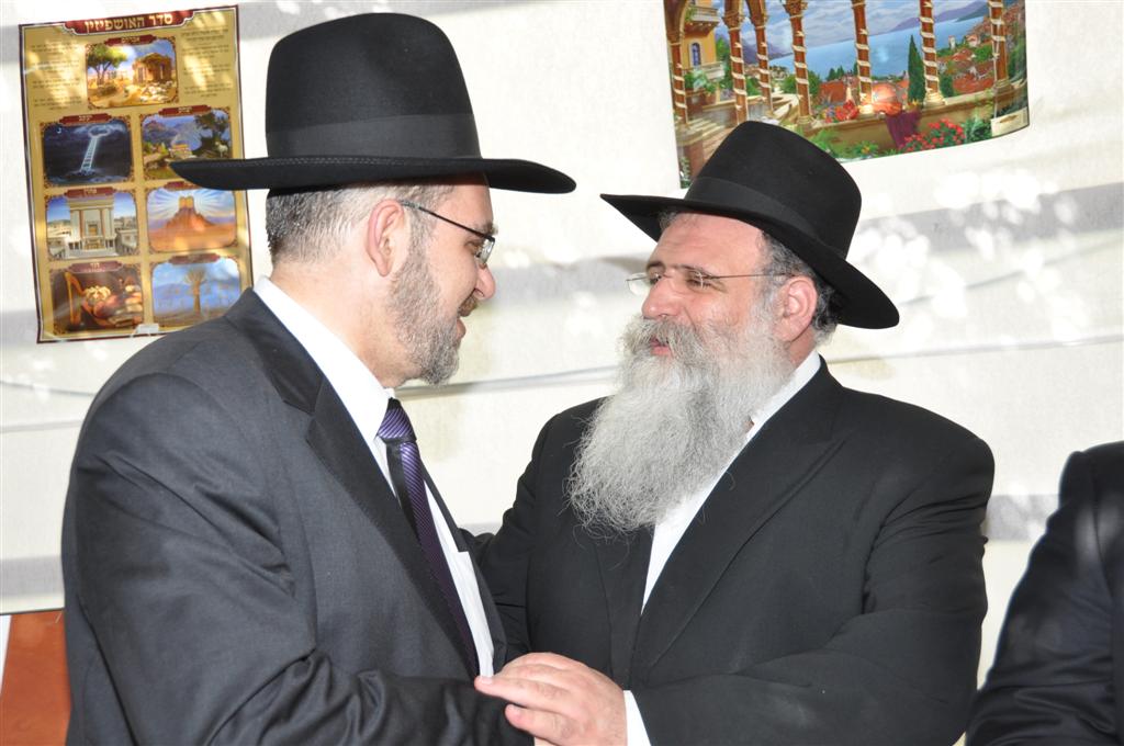 גלריה, וידאו: בסוכה של ראש העיר בני-ברק