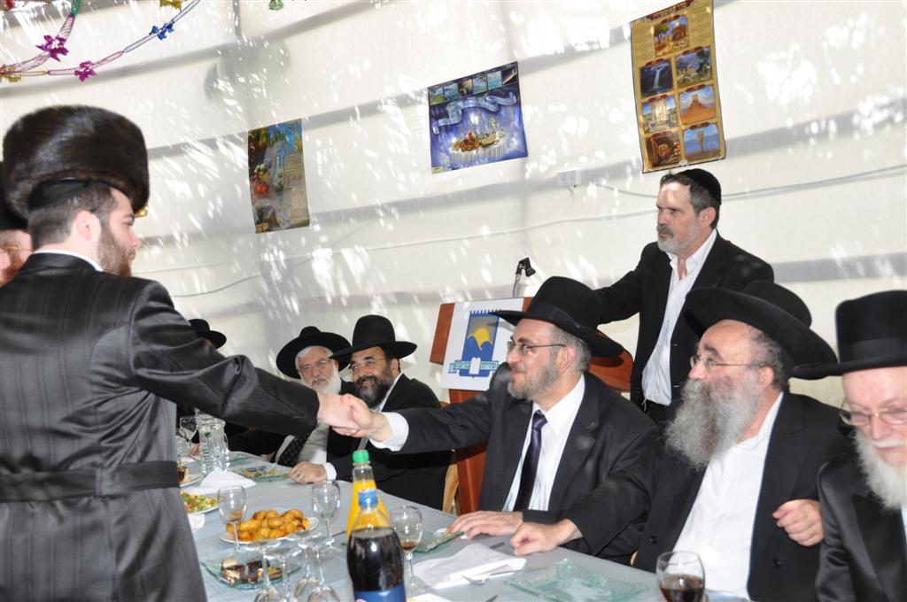 גלריה, וידאו: בסוכה של ראש העיר בני-ברק