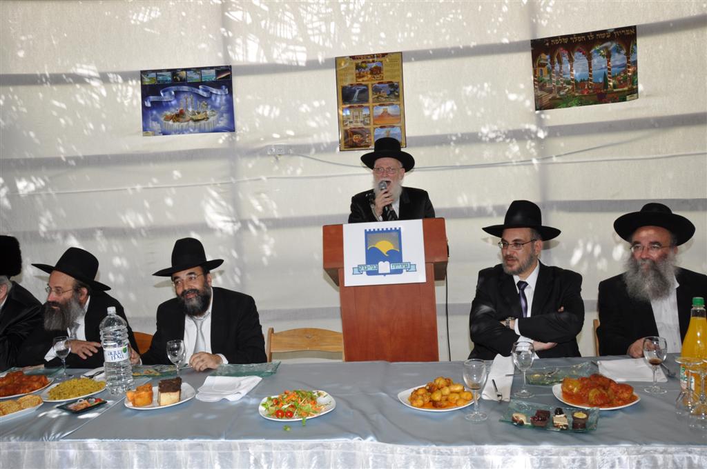 גלריה, וידאו: בסוכה של ראש העיר בני-ברק