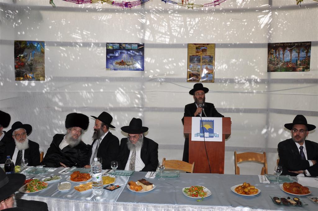 גלריה, וידאו: בסוכה של ראש העיר בני-ברק