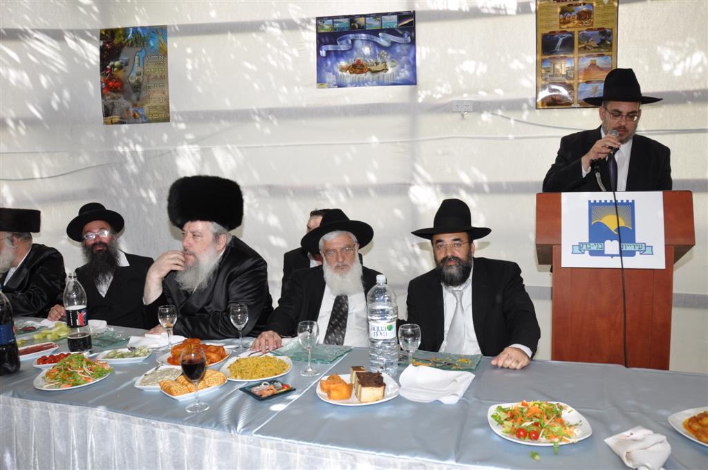 גלריה, וידאו: בסוכה של ראש העיר בני-ברק