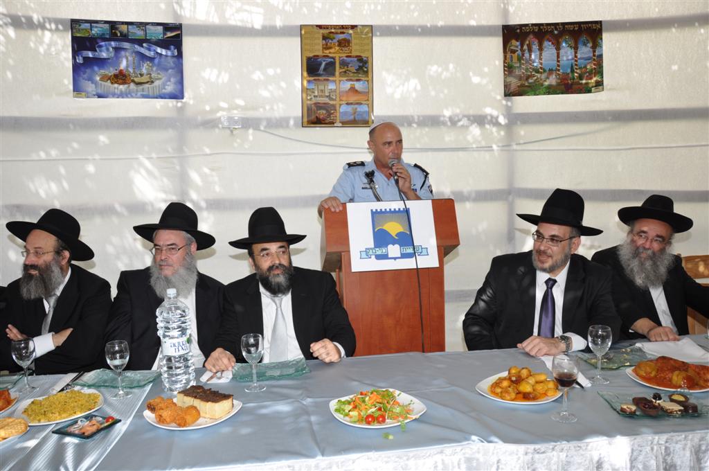 גלריה, וידאו: בסוכה של ראש העיר בני-ברק