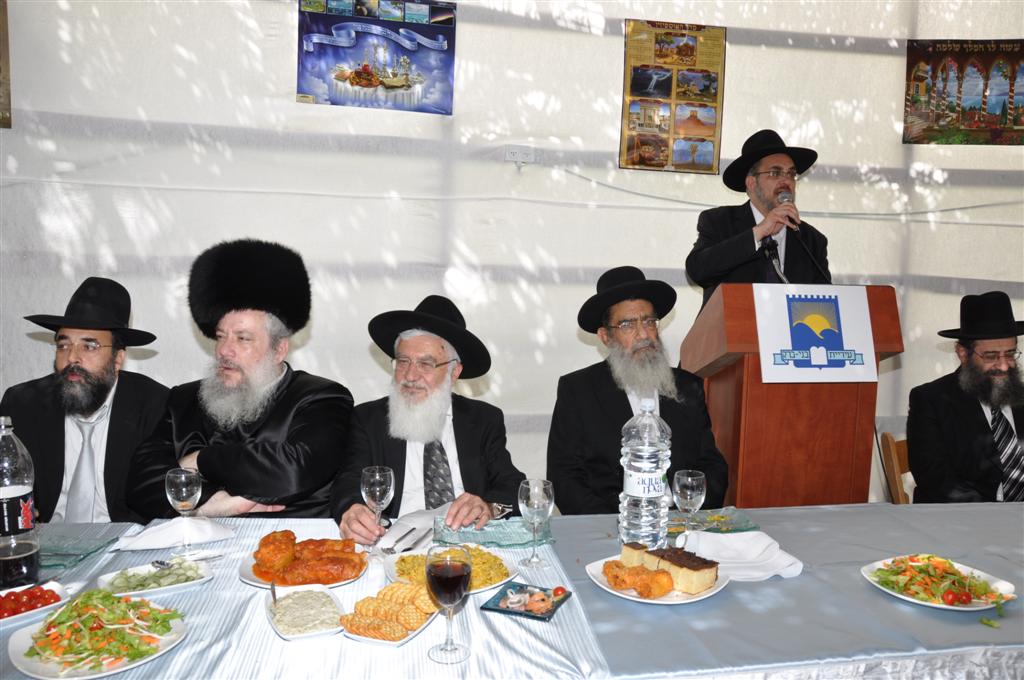 גלריה, וידאו: בסוכה של ראש העיר בני-ברק