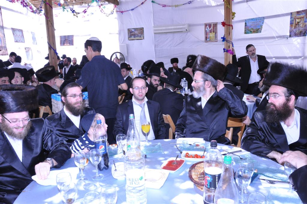 גלריה, וידאו: בסוכה של ראש העיר בני-ברק