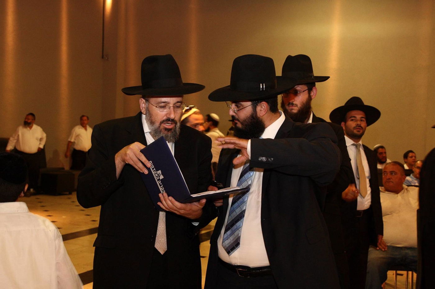 בסוכת הגר"י דרעי: גילויים חדשים על הבחירות בי-ם