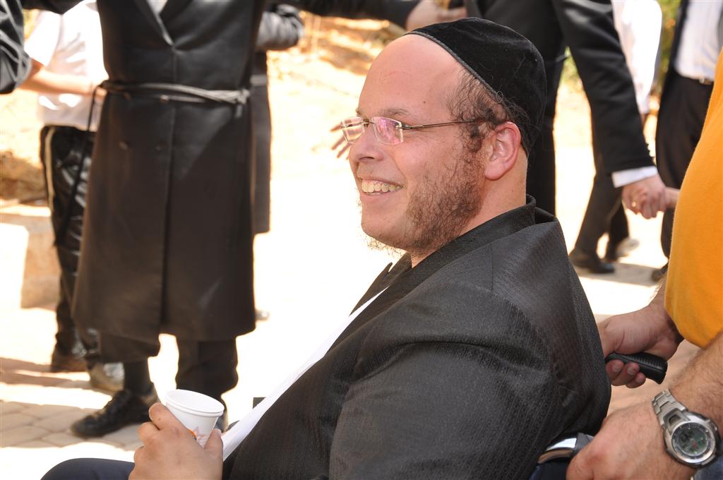 רק אצל החרדים: 1,000 איש משמחים חולה אחד