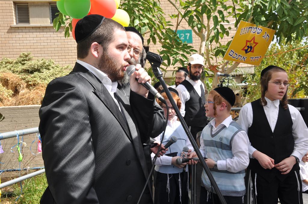 רק אצל החרדים: 1,000 איש משמחים חולה אחד