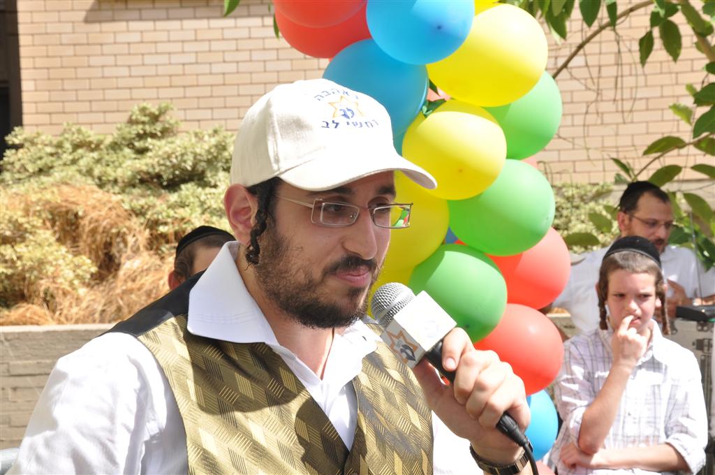 רק אצל החרדים: 1,000 איש משמחים חולה אחד