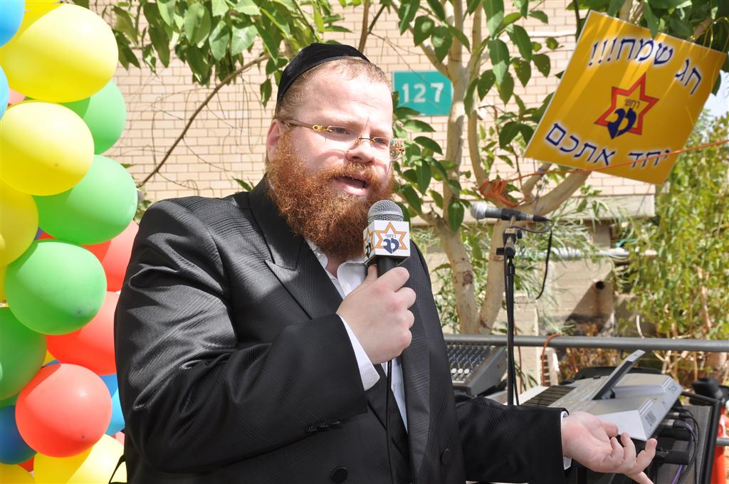 רק אצל החרדים: 1,000 איש משמחים חולה אחד