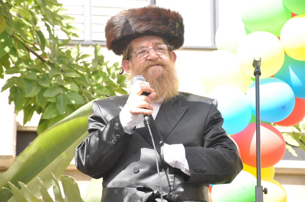 רק אצל החרדים: 1,000 איש משמחים חולה אחד