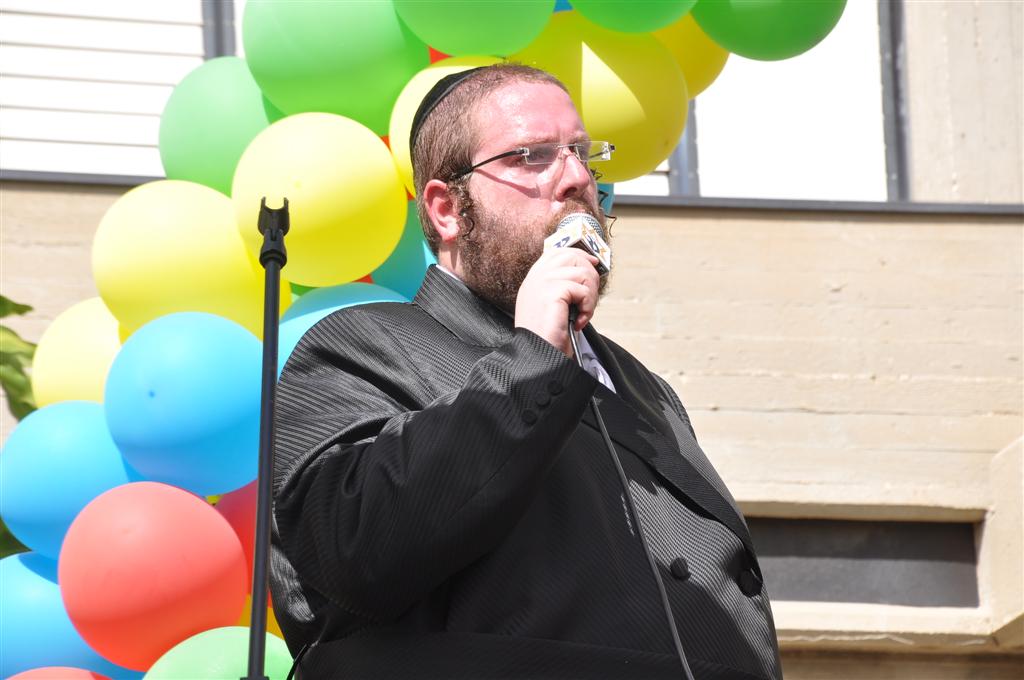 רק אצל החרדים: 1,000 איש משמחים חולה אחד