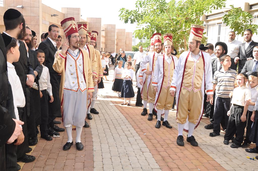 רק אצל החרדים: 1,000 איש משמחים חולה אחד