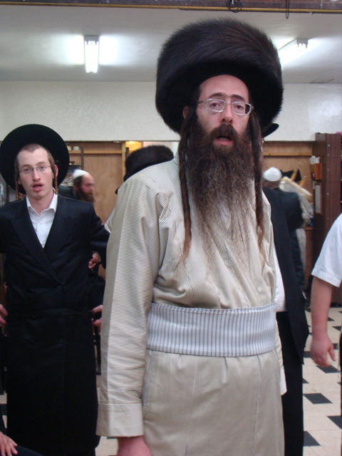 בית-המדרש של חסידי ברסלב: רוקדים ובוכים