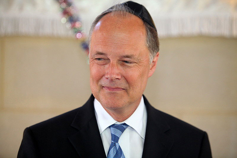 ריקוד עולמי: השגרירים נפגשו בסוכה - צפו בוידאו מרגש