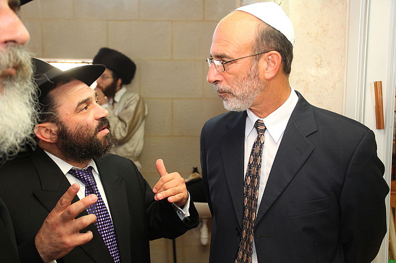 ריקוד עולמי: השגרירים נפגשו בסוכה - צפו בוידאו מרגש