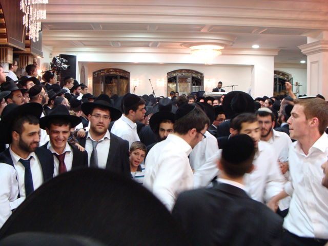 בישיבת "אהבת שלום" לא הפסיקו לרקוד