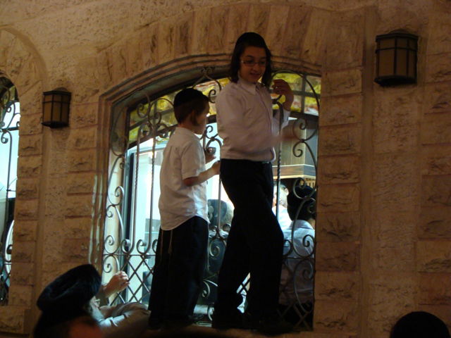 בישיבת "אהבת שלום" לא הפסיקו לרקוד