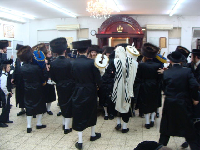 בקהילת סאטמר רקדו עד כלות הכוחות