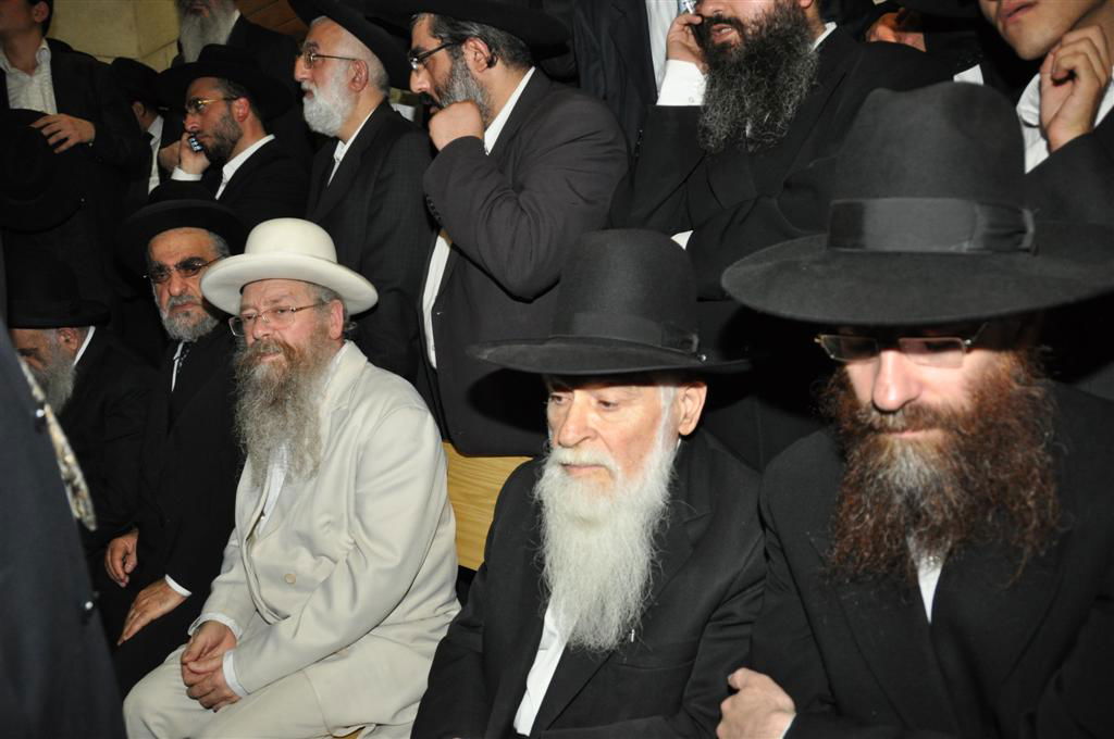 ובית ישראל יבכו: רבבות בהלווית הגר"י מועלם זצ"ל