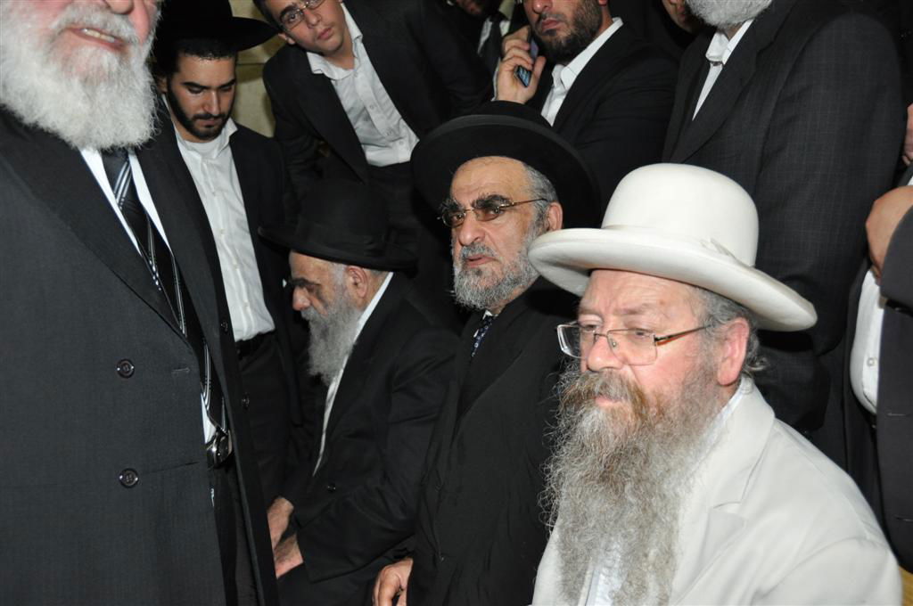 ובית ישראל יבכו: רבבות בהלווית הגר"י מועלם זצ"ל