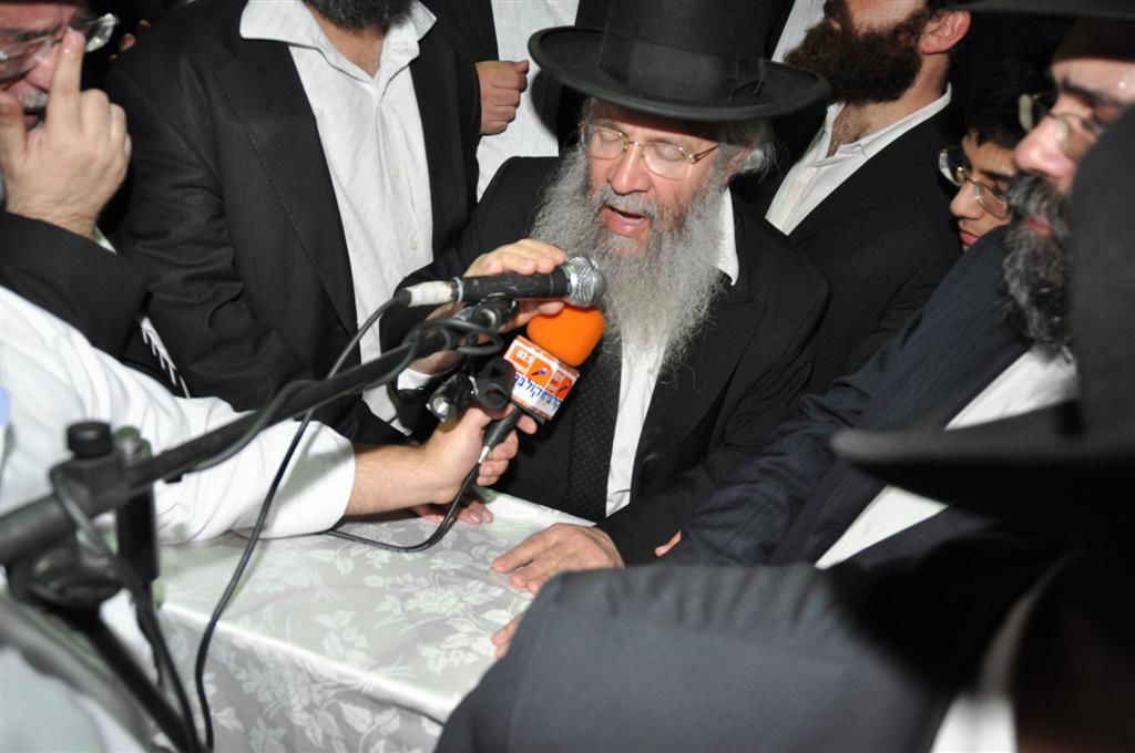 ובית ישראל יבכו: רבבות בהלווית הגר"י מועלם זצ"ל