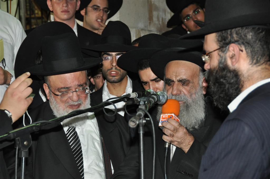 ובית ישראל יבכו: רבבות בהלווית הגר"י מועלם זצ"ל