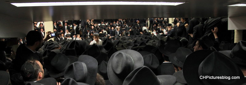 חב"ד רושמת שיא: רבבה בבית 770 בניו-יורק
