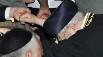 הגר"ע בהלוויה