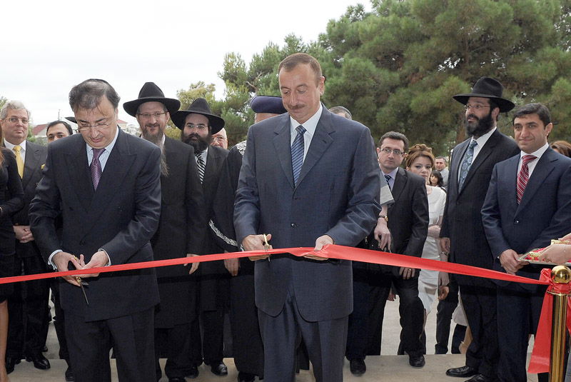 מדינה מוסלמית חנכה מוסד של חב"ד; פרס שלח ברכה