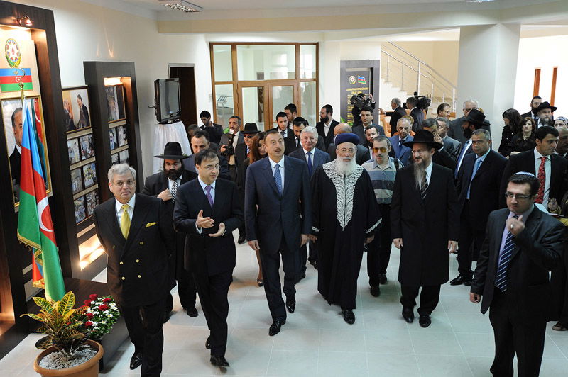 מדינה מוסלמית חנכה מוסד של חב"ד; פרס שלח ברכה