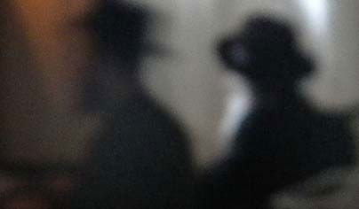 האדמו"ר במהלך התפילה