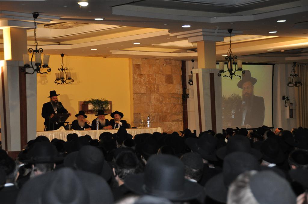 "אינטרנט לא כשר? כמו חנות טריפות"