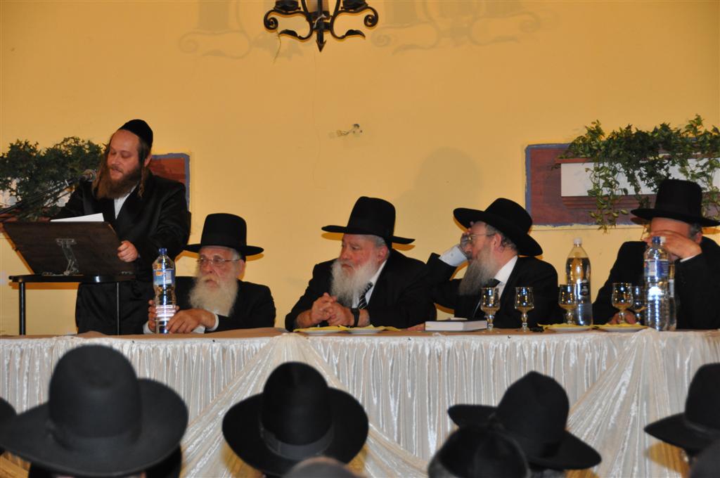 "אינטרנט לא כשר? כמו חנות טריפות"