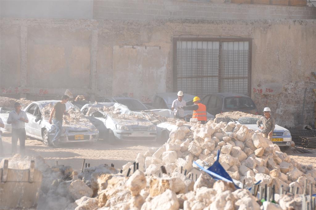 תיעוד מצולם: האברכים התפללו, החומה קרסה