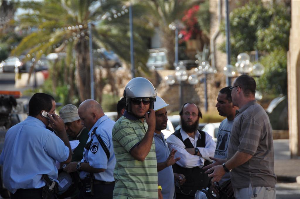 תיעוד מצולם: האברכים התפללו, החומה קרסה