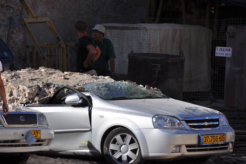 תיעוד מצולם: האברכים התפללו, החומה קרסה