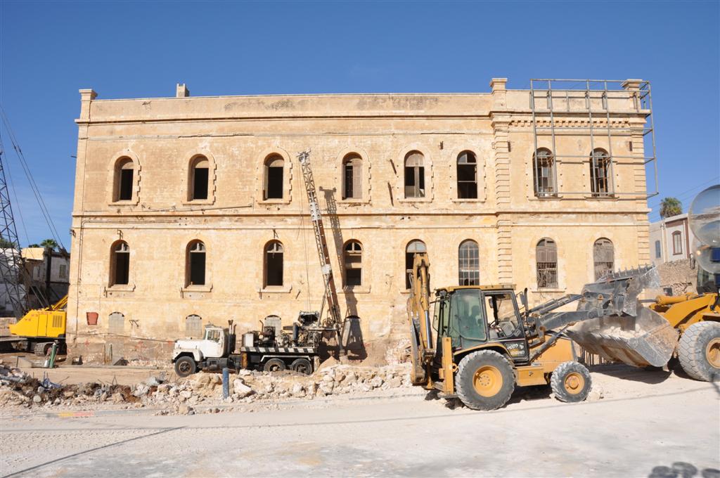 תיעוד מצולם: האברכים התפללו, החומה קרסה