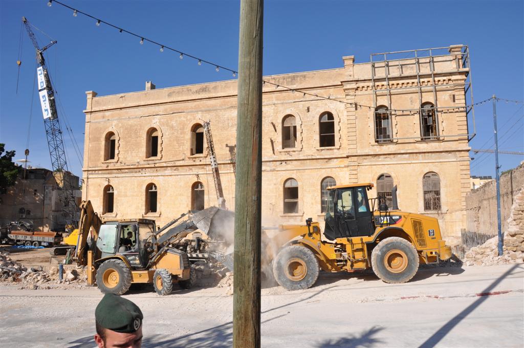 תיעוד מצולם: האברכים התפללו, החומה קרסה