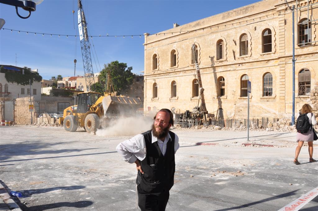 תיעוד מצולם: האברכים התפללו, החומה קרסה