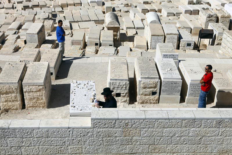 ישראל, 2010: מתפללים בהר-הזיתים, תחת אבטחה