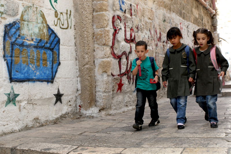 ישראל, 2010: מתפללים בהר-הזיתים, תחת אבטחה