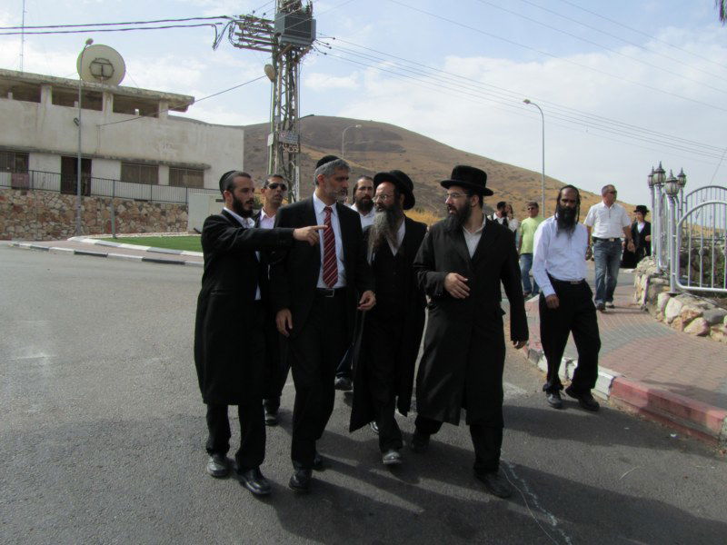 השר אלי ישי הופתע: אין גזענות ביבנאל