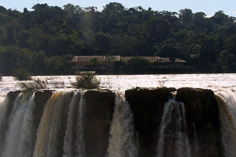 עוצר נשימה: תיעוד מרהיב מהמפלים הגדולים בעולם