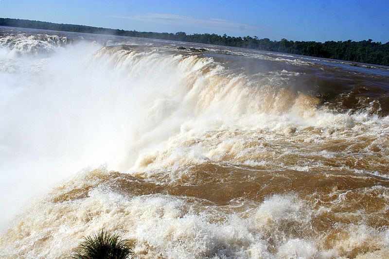 עוצר נשימה: תיעוד מרהיב מהמפלים הגדולים בעולם