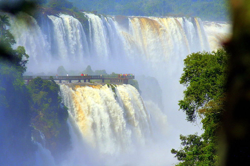 עוצר נשימה: תיעוד מרהיב מהמפלים הגדולים בעולם