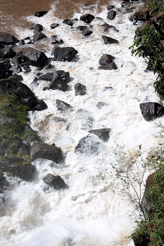 עוצר נשימה: תיעוד מרהיב מהמפלים הגדולים בעולם
