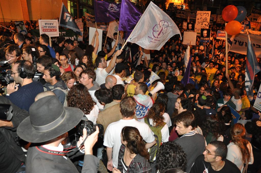 "זו לא מחאה נגד ציבור לומדי התורה. אנחנו בעדם"