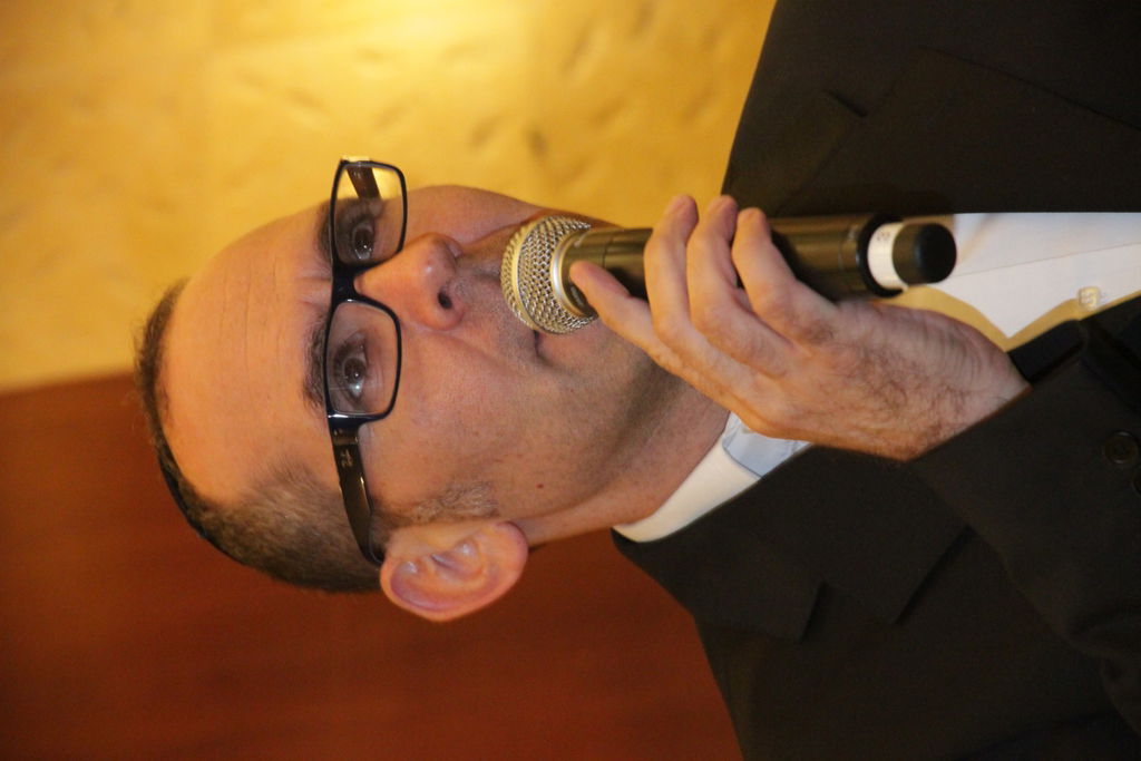 חמישה קולות: ענקי הזמר החסידי התאחדו בחתונה